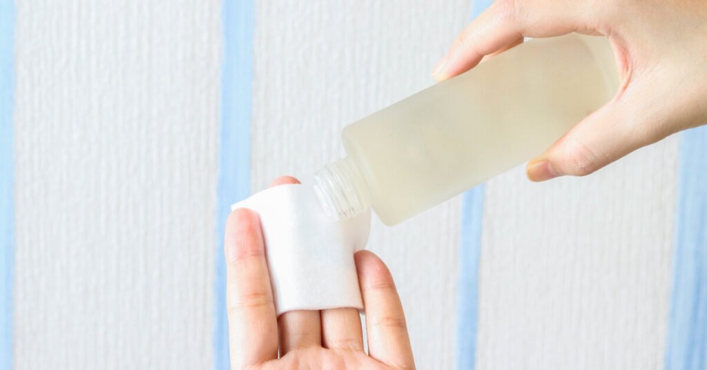 خطوات العناية بالبشرة الجافة والعنايه بها